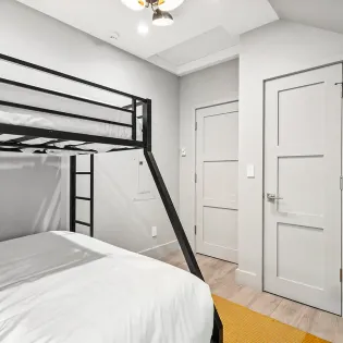 6.30 telluride columbine a guest room 