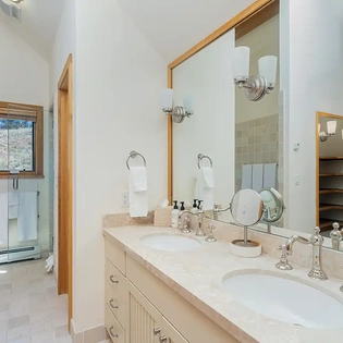 6.6 solstice ridge telluride primary suite bathroom1