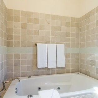 6.6 solstice ridge telluride primary suite bathroom2