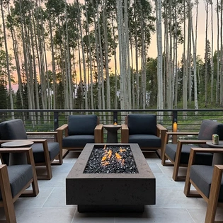 6.7 telluride lone star lodge patio bbq firepit2