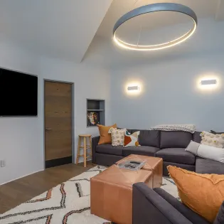 7.0 telluride brial veil retreat lower level living room