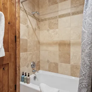 7.04 tristant 108 telluride guest suite bathroom