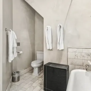 7.06 telluride creekside haven bunk room bath 