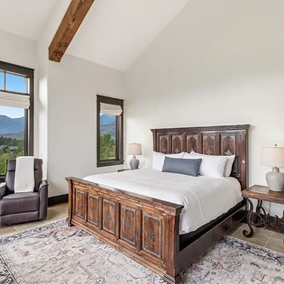 7.1 between the peaks mountain village primary suite1