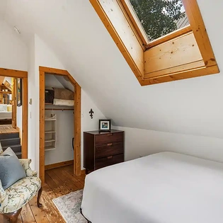 7.1 telluride town charm guest bedroom2 4