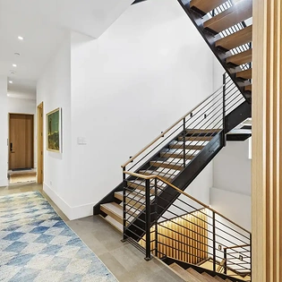 7.2 telluride alpenblick stairwell