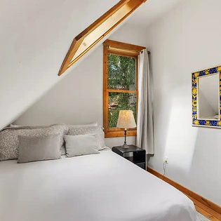 7.3 telluride town charm guest bedroom2 3