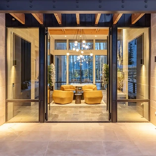 7.6 telluride lone star lodge sitting area exterior