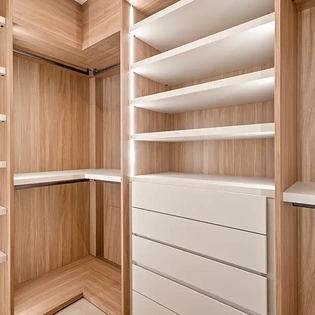 7.6 telluride maison cornet guest suite1 closet