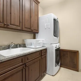 8.0 telluride on trails edge laundry room
