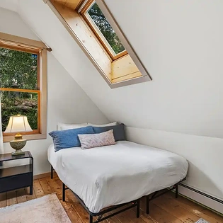 8.0 telluride town charm guest bedroom3 2