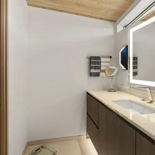 8.02 telluride monteluce primary suite