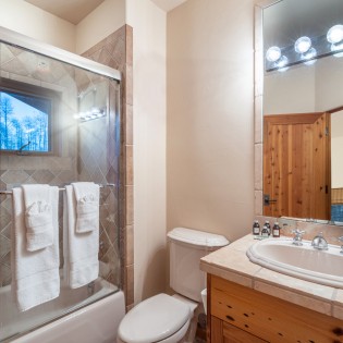 MV Slopeside Villa Guest Suite Bath