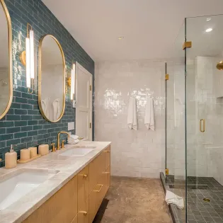 8.1 magic on main telluride guest bathroom 19