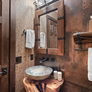 8.1 slopeside chateau telluride powder  room