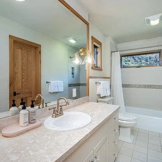 8.1 solstice ridge telluride guest suite2 bathroom
