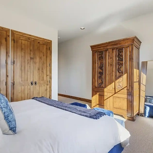 8.2 wild lupine telluride bedroom1 4