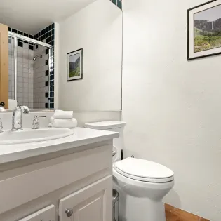 8.4 sky house telluride guest suite3 bathroom1