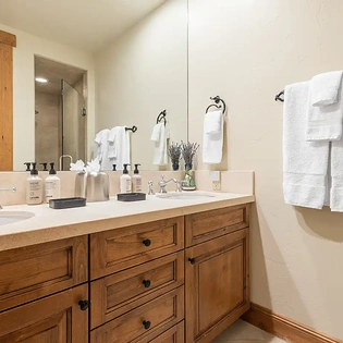 8.4 tristant 115 mountain village guest suite1 5