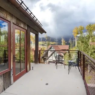 9.0 telluride on trails edge patio view 1