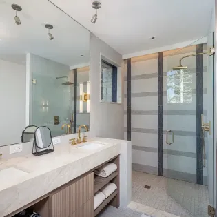 9.0 telluride the summit guest one bath to bunk room