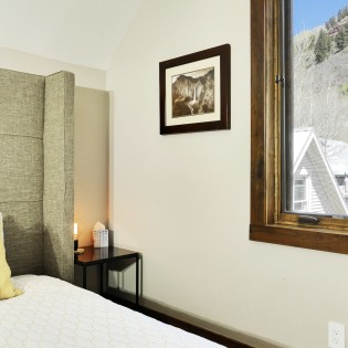 telluride parkside retreat upper guest bedroom view