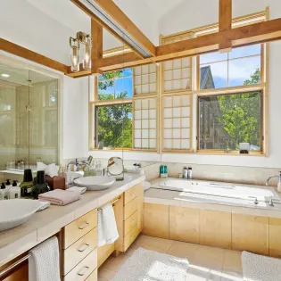 9.05 telluride golden knoll primary bath 