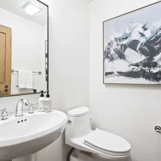 9.10 heritage penthouse telluride powder room 