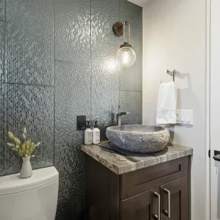 9.2 owl meadows 11 telluride powder room 2