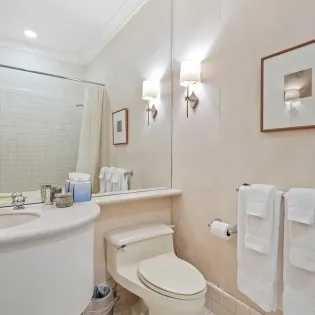 9.2 saison cinq mountain village guest suite1 bathroom1