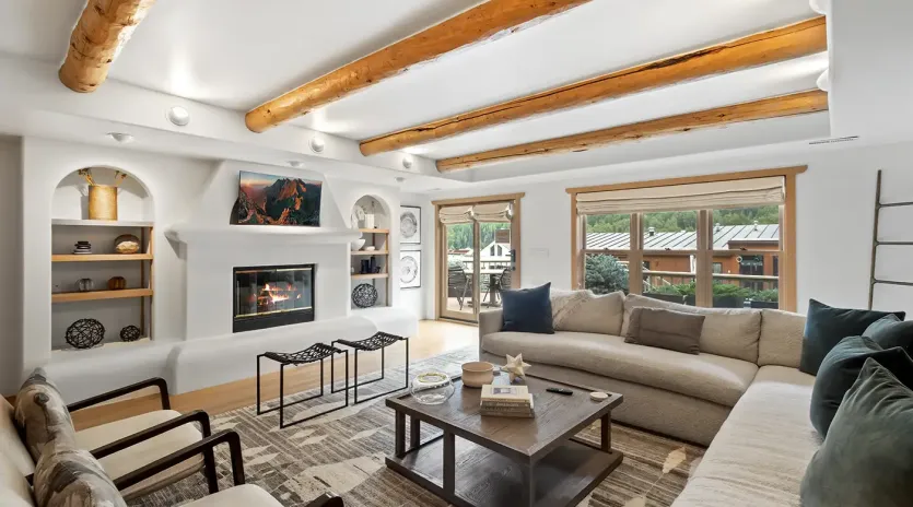 1.0 heritage penthouse telluride living room
