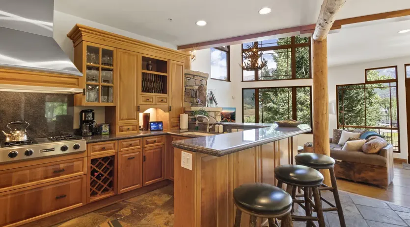 1.0 kitchen pine meadows 138 