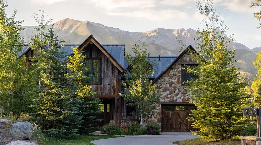 1.0 telluride overlook haus exterior front mtns3