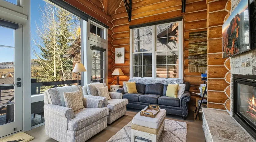 1.0 telluride sunlit snow living room