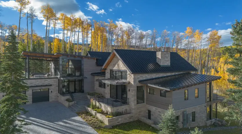 1.0 telluride the summit front view 