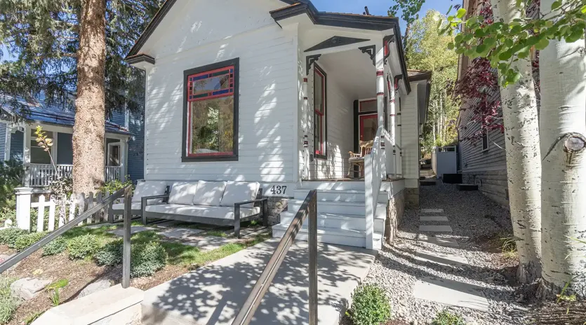 1.1 magic on main telluride exterior front wide edit