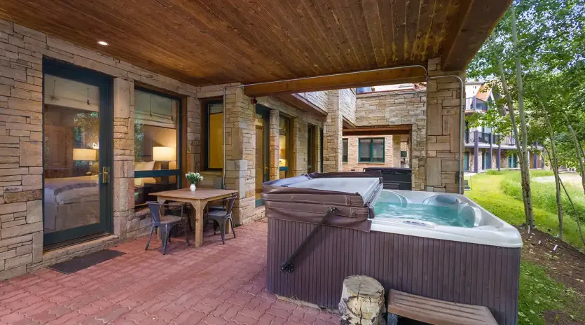 1.5 telemark a telluride exterior hot tub