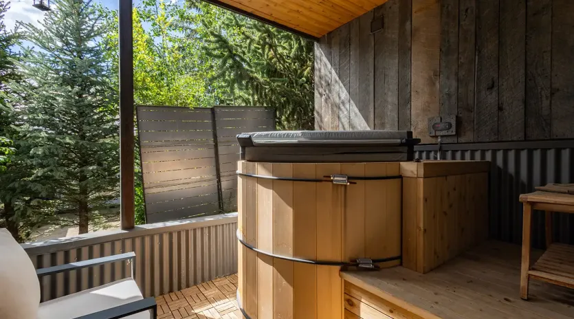 12.0 telluride magic on main hot tub
