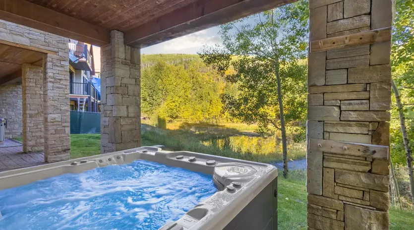 19.0 telemark b telluride exterior hot tub
