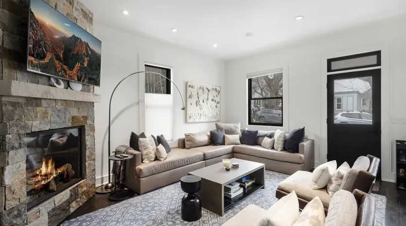 2.0 first chair oak telluride living room6