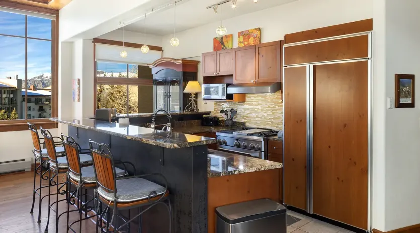 2.0 telluride panoramic peaks kitchen