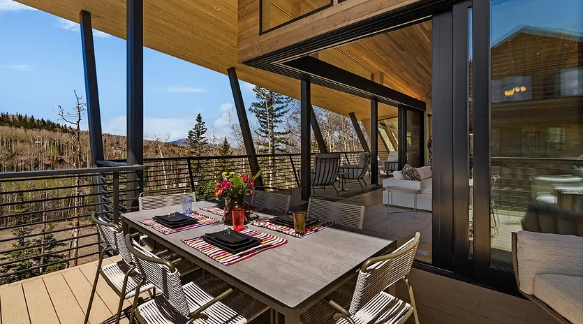 2.07 telluride monteluce balcony table2