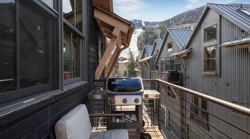 2.4 owl meadows 11 telluride deck 2 view