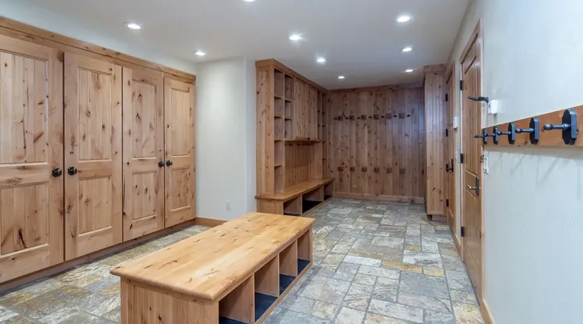 21.01 ski room palmyra pines   5 