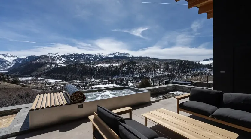 3.0 the lookout telluride hot tub2