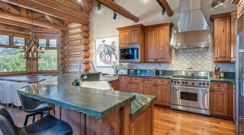 3.1 tristant 125 mountain village kitchen1