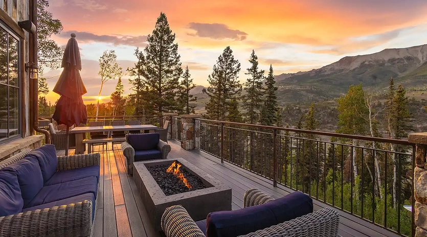 4.0 telluride overlook haus living room deck sunset1