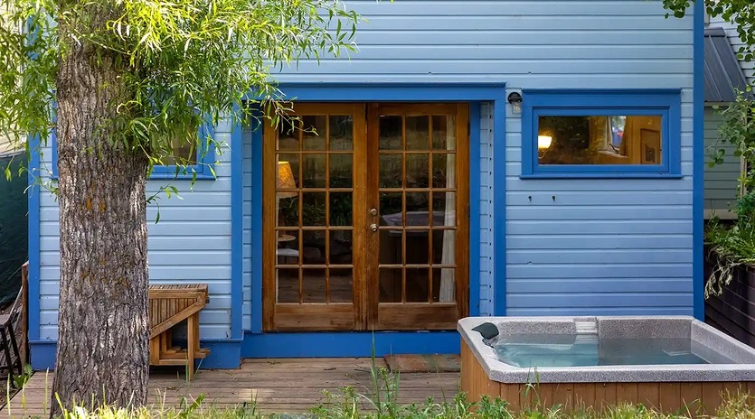 4.1 telluride town charm exterior rear hot tub1