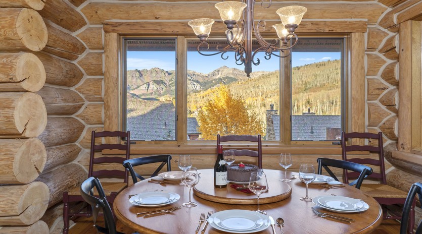 tristant  mountain village dining