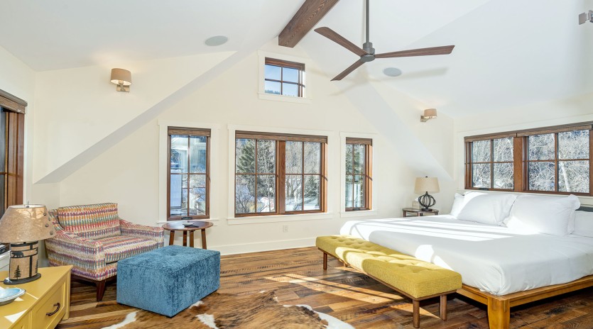 the treehouse telluride primary suite